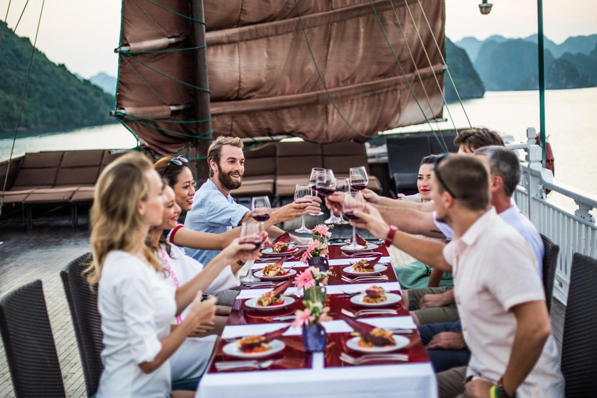 Hotel Bhaya Halong Cruises Ha Long Zewnętrze zdjęcie